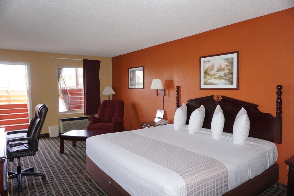 Star Plus Inn & Suites Selmer Εξωτερικό φωτογραφία